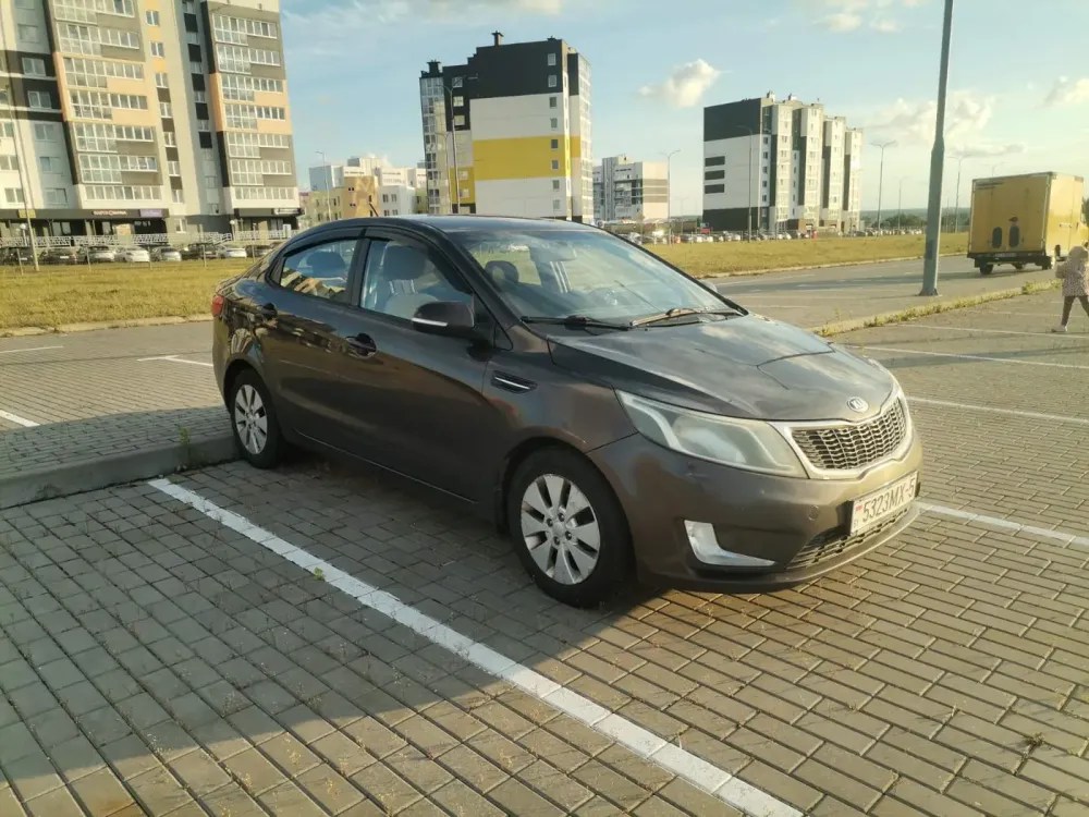 Продажа Kia Rio III Рестайлинг, 2015г., Смолевичи Смолевичи - изображение 1