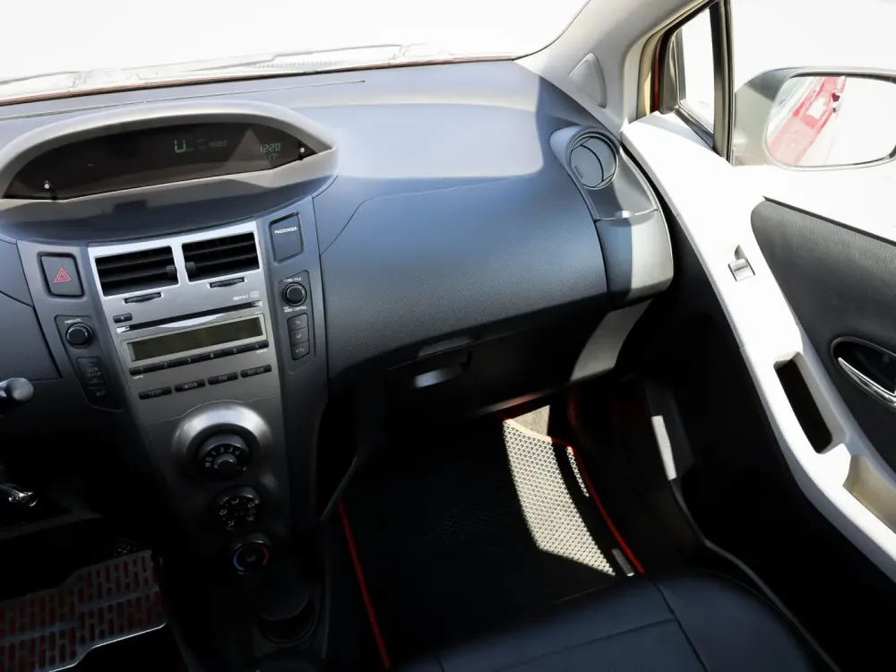 Продажа Toyota Yaris II Рестайлинг, 2010г., Минск Минск - изображение 8