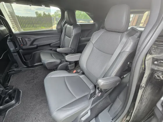 Продажа Toyota Sienna IV, 2022г., Гродно Гродно