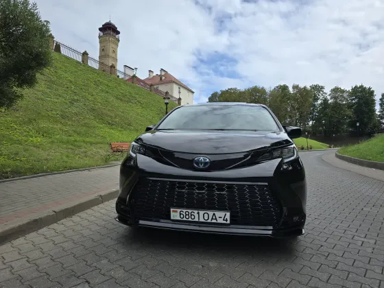 Продажа Toyota Sienna IV, 2022г., Гродно Гродно