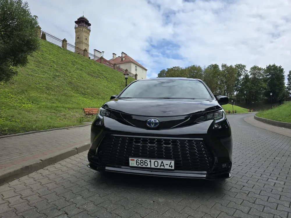 Продажа Toyota Sienna IV, 2022г., Гродно Гродно - изображение 1