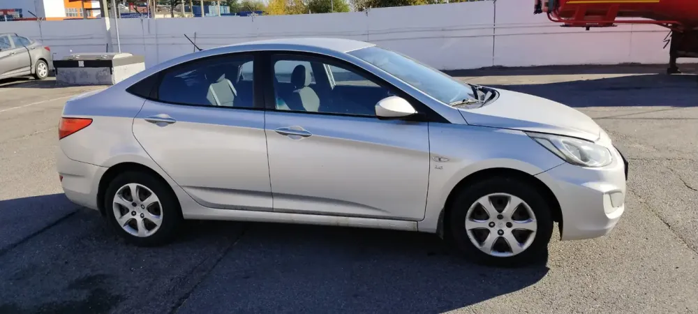 Продажа Hyundai Accent IV, 2012г., Минск Минск - изображение 2