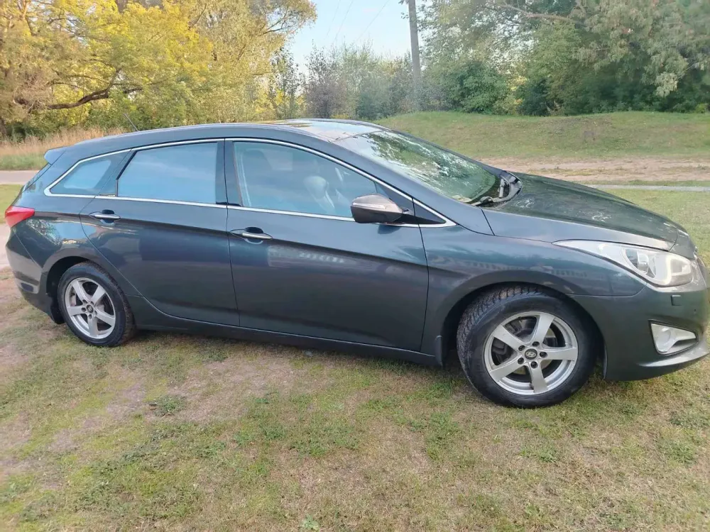 Продажа Hyundai i40 I, 2012г., Столбцы Столбцы - изображение 1