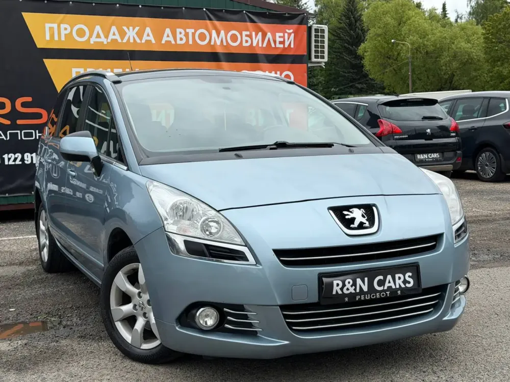 Минивэн Peugeot 5008 I (2011)
