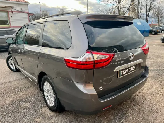 Продажа Toyota Sienna III Рестайлинг 2, 2017г., Минск Минск