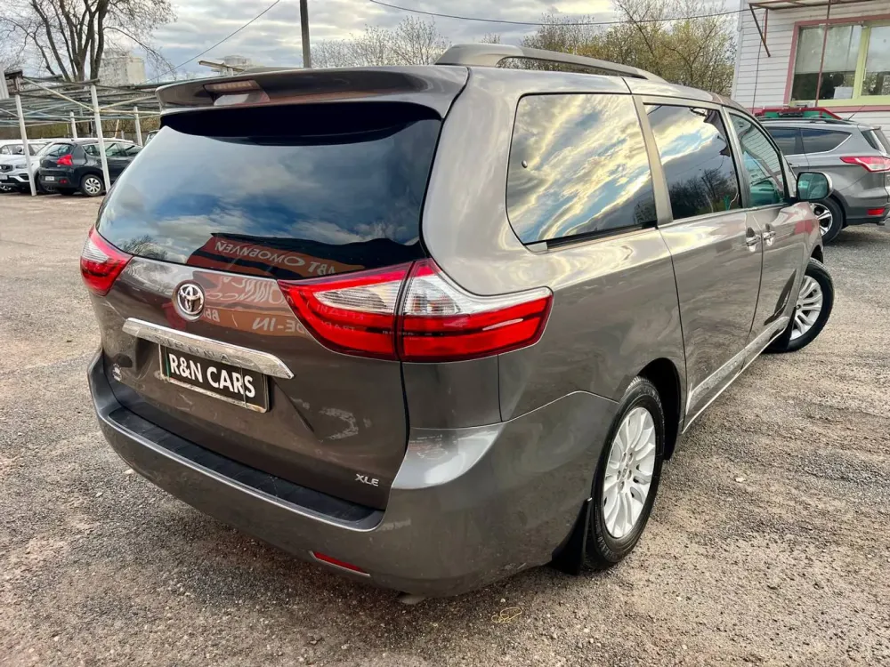 Продажа Toyota Sienna III Рестайлинг 2, 2017г., Минск Минск - изображение 11