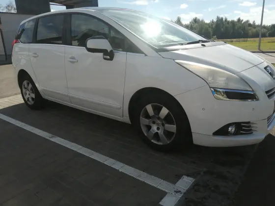 Продажа Peugeot 5008 I, 2013г., Брест Брест
