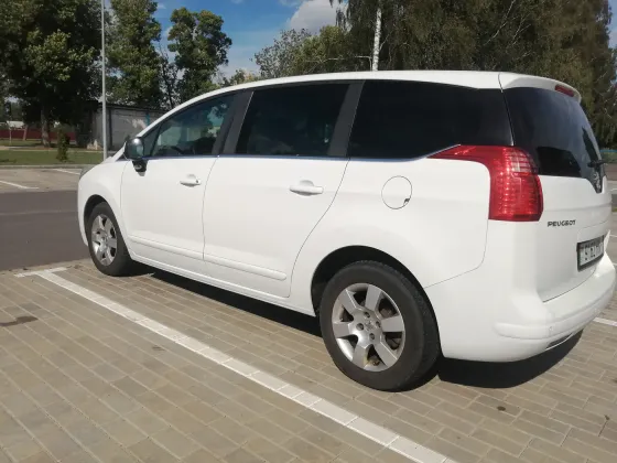 Продажа Peugeot 5008 I, 2013г., Брест Брест