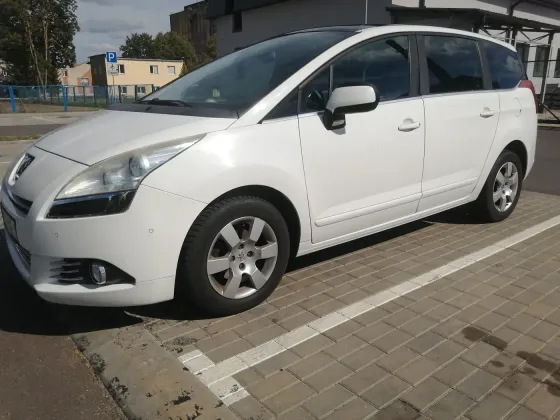 Продажа Peugeot 5008 I, 2013г., Брест Брест