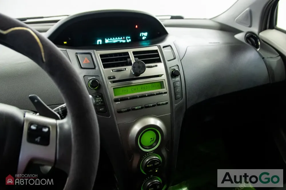 Продажа Toyota Yaris II (XP90) Рестайлинг, 2011 г., Минск Минск - изображение 10