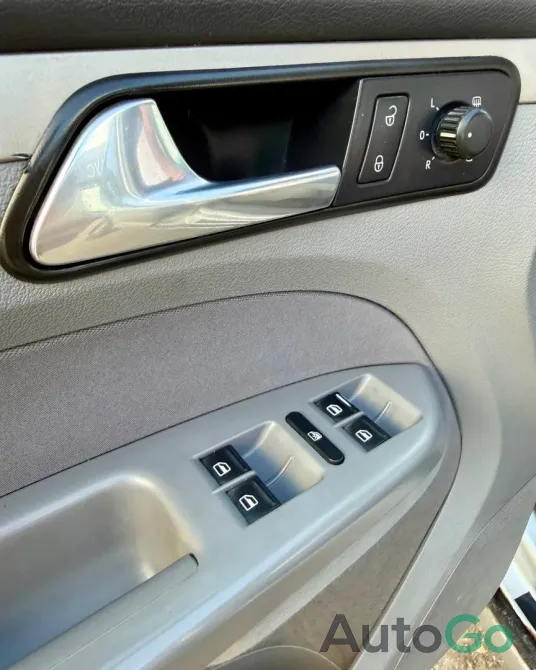 Продажа Volkswagen Touran (I) Рестайлинг, 2008 г., Слуцк Слуцк - изображение 9