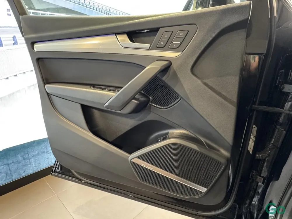  Q5 Sportback (FY)