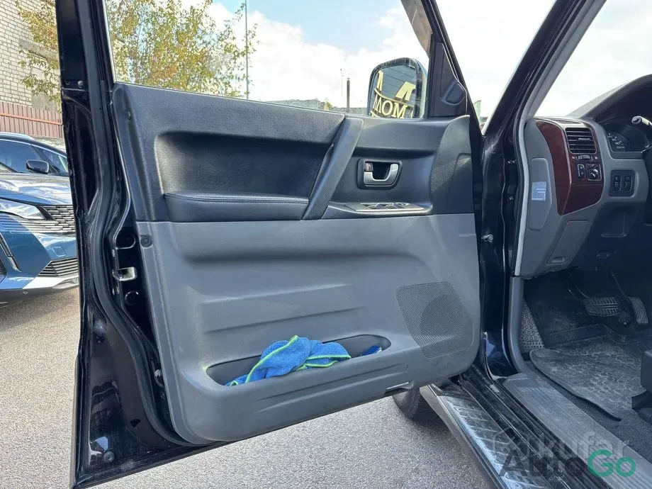 Продажа Mitsubishi Pajero III Рестайлинг, 2005 г., Кобрин Кобрин - изображение 10