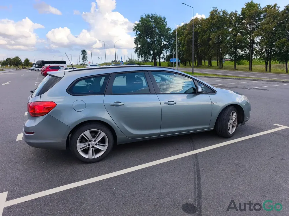  Astra J