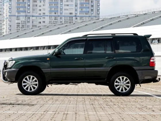 Продажа Toyota Land Cruiser J100 Рестайлинг, 2003 г., Минск Минск