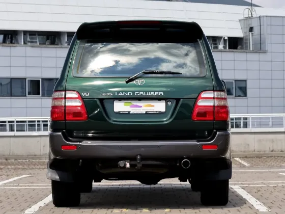 Продажа Toyota Land Cruiser J100 Рестайлинг, 2003 г., Минск Минск