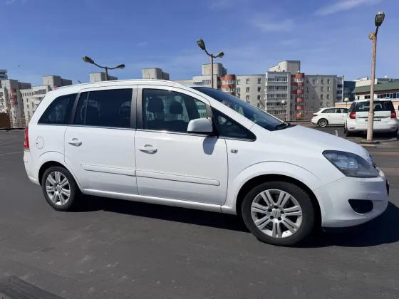 Продажа Opel Zafira (B) Рестайлинг, 2011 г., Минск Минск