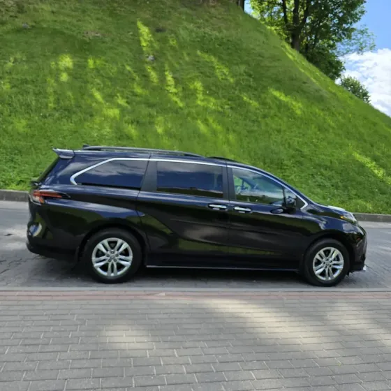 Продажа Toyota Sienna IV, 2021 г., Гродно Гродно