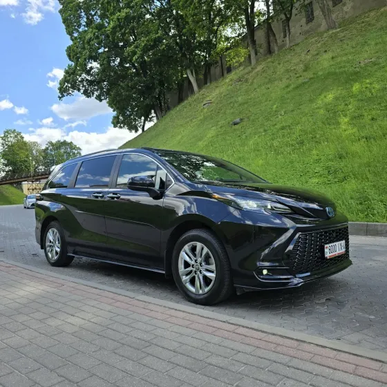 Продажа Toyota Sienna IV, 2021 г., Гродно Гродно