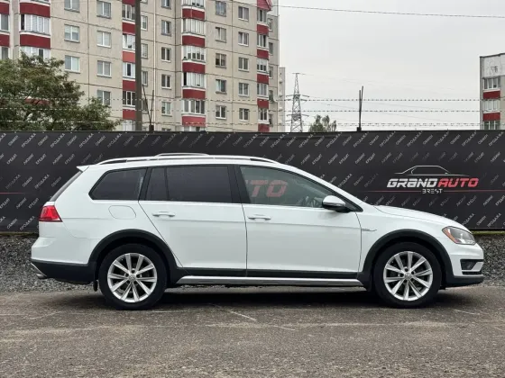 Продажа Volkswagen Golf VII Рестайлинг, 2017г., Брест Брест