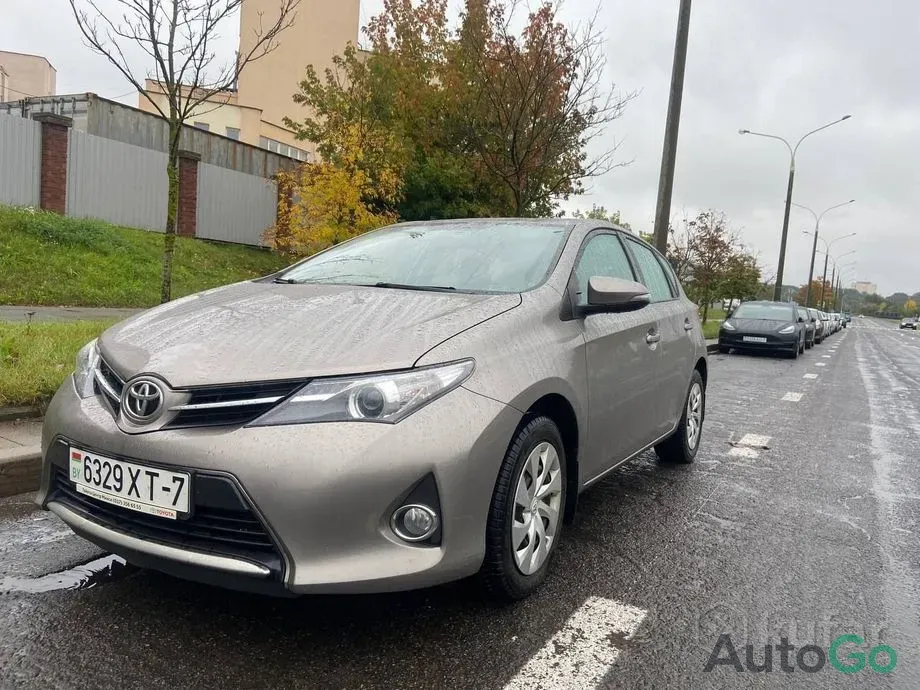 Продажа Toyota Auris II, 2013 г., Минск Минск - изображение 1