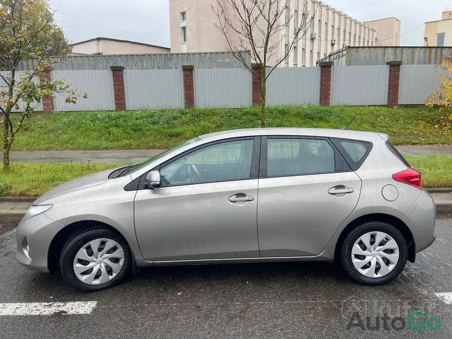 Продажа Toyota Auris II, 2013 г., Минск Минск - изображение 4