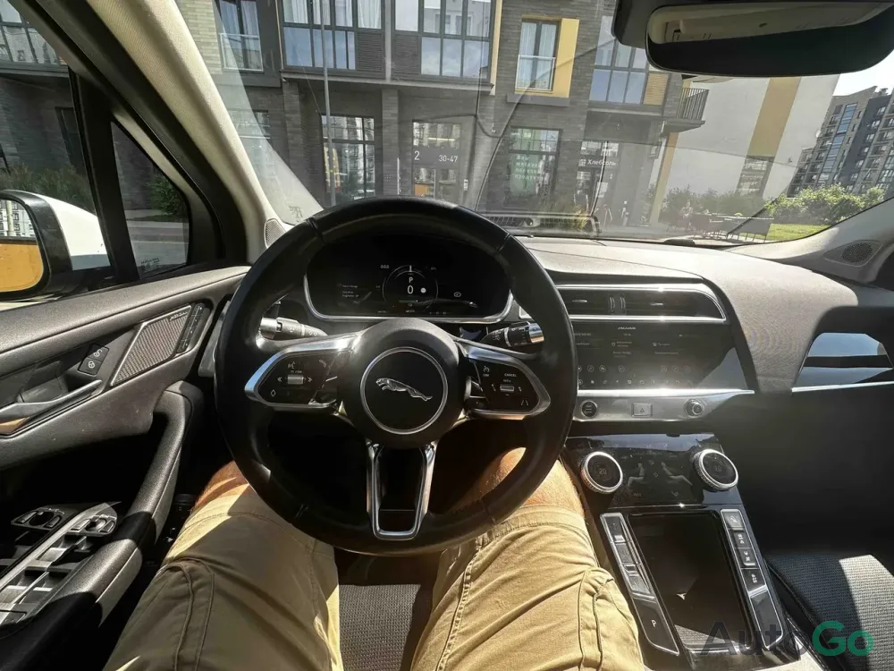  I-Pace