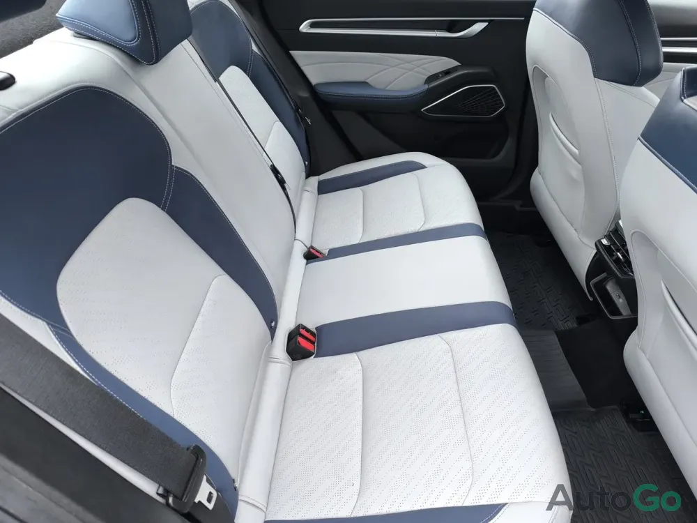 Продажа Geely Emgrand (II), 2023 г., Минск Минск - изображение 11