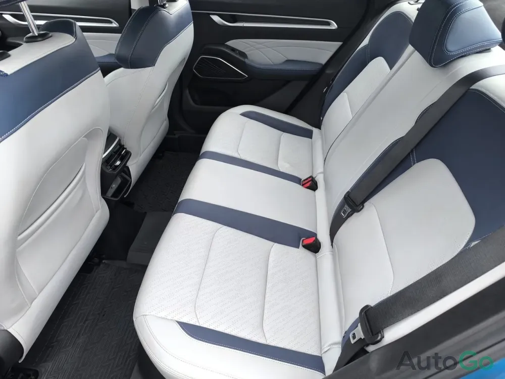 Продажа Geely Emgrand (II), 2023 г., Минск Минск - изображение 10