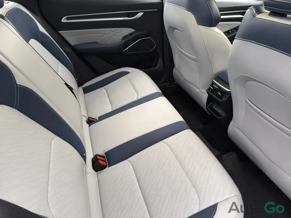 Продажа Geely Emgrand (II), 2023 г., Минск Минск - изображение 12