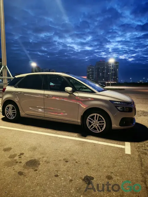  C4 SpaceTourer I