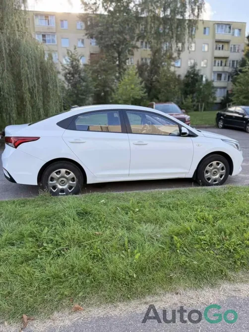  Accent V (HC)