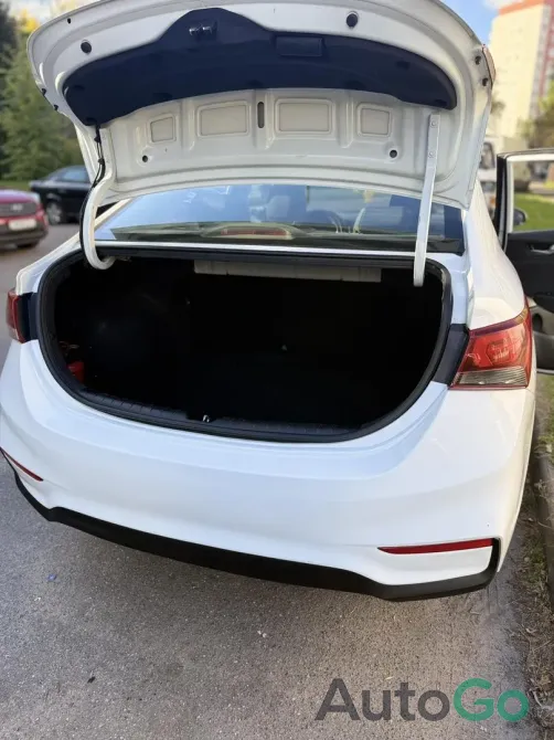  Accent V (HC)