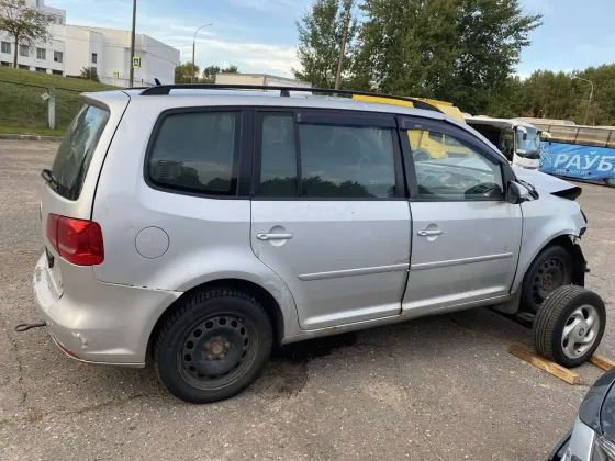 Продажа Volkswagen Touran (II), 2011 г., Минск Минск