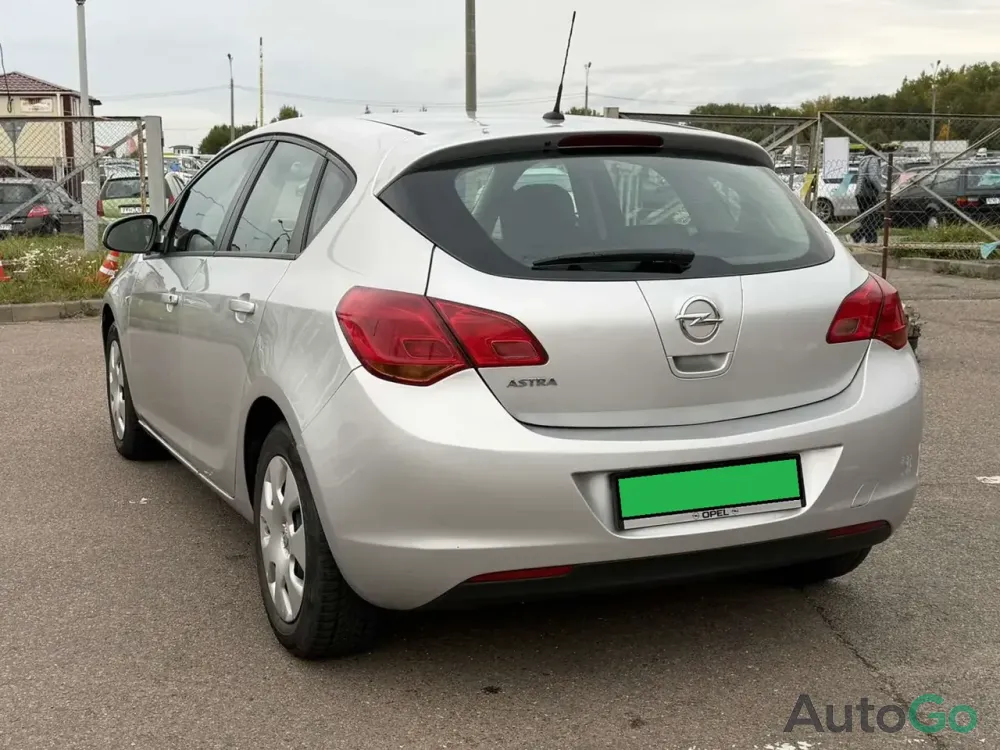 Продажа Opel Astra J, 2010г., Минск Минск - изображение 4