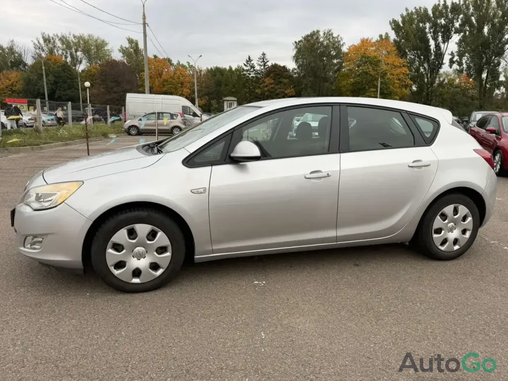 Продажа Opel Astra J, 2010г., Минск Минск - изображение 3