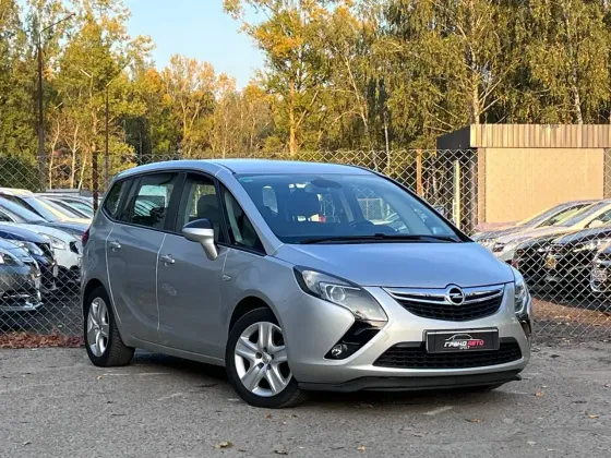 Продажа Opel Zafira C, 2016г., Кобрин Кобрин