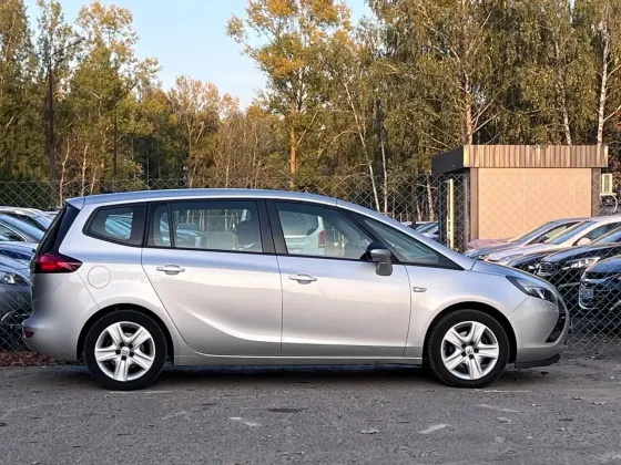 Продажа Opel Zafira C, 2016г., Кобрин Кобрин