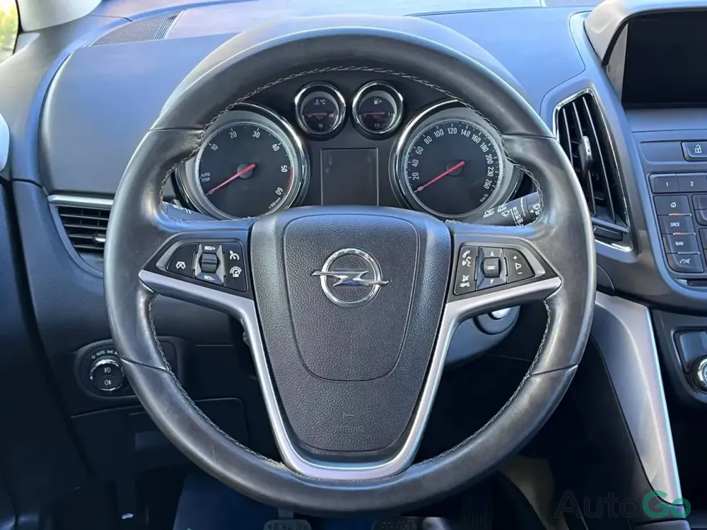 Продажа Opel Zafira C, 2016г., Кобрин Кобрин - изображение 12