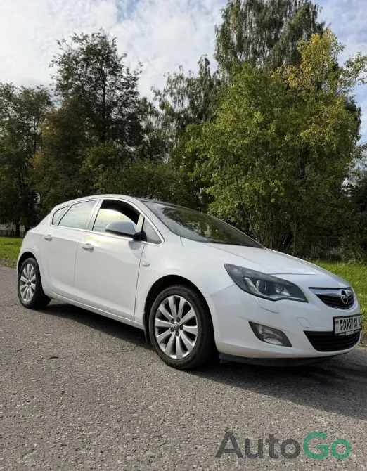 Продажа Opel Astra J, 2011 г., Гродно Гродно - изображение 1