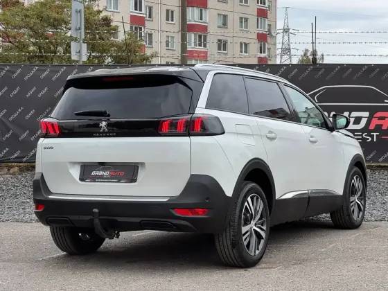 Продажа Peugeot 5008 II Рестайлинг, 2021г., Брест Брест