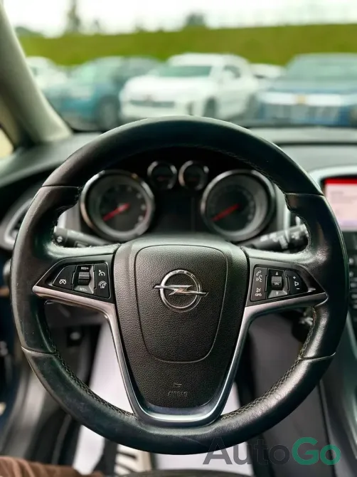 Продажа Opel Astra J Рестайлинг, 2015 г., Полоцк Полоцк - изображение 12
