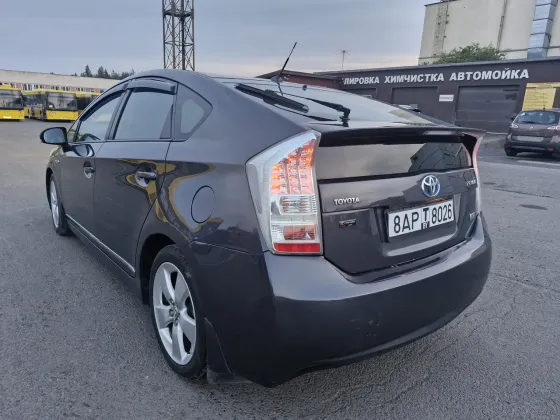 Продажа Toyota Prius III (XW30), 2010 г., Минск Минск