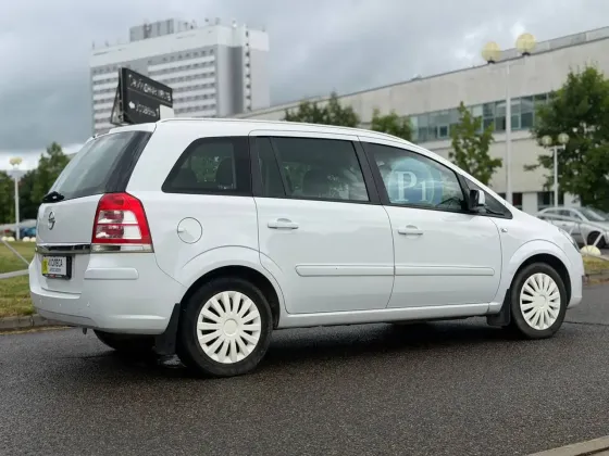 Продажа Opel Zafira B Рестайлинг, 2014г., Минск Минск