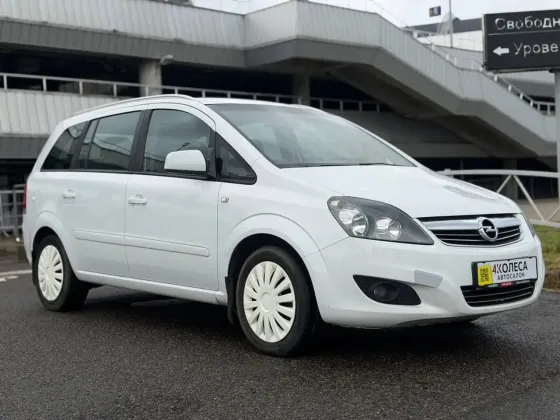 Продажа Opel Zafira B Рестайлинг, 2014г., Минск Минск