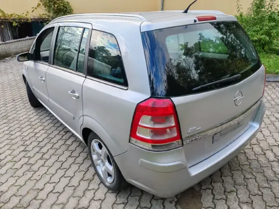 Opel Zafira B 2009 один хозяин с завода в Германии,_ресталинг Гродно