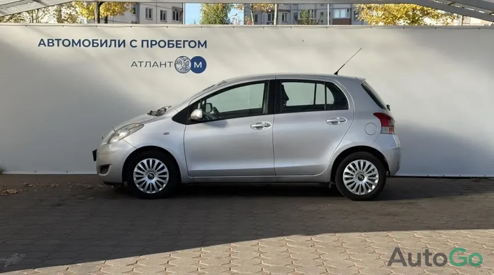  Yaris III (XP130)