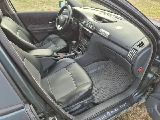 Продажа Renault Laguna II, 2002 г., Столбцы Столбцы