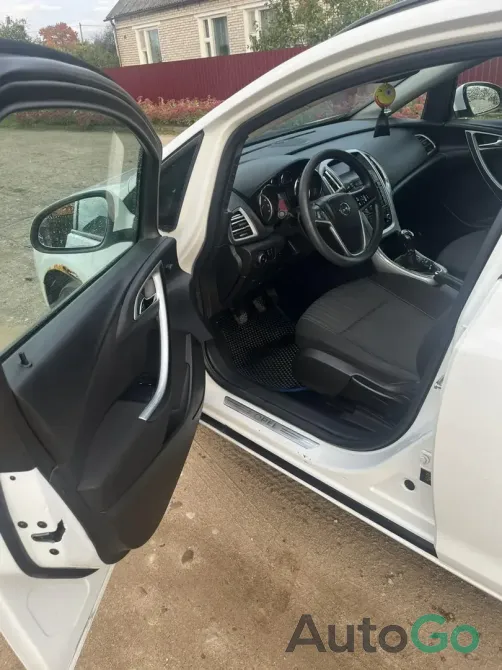  Astra J
