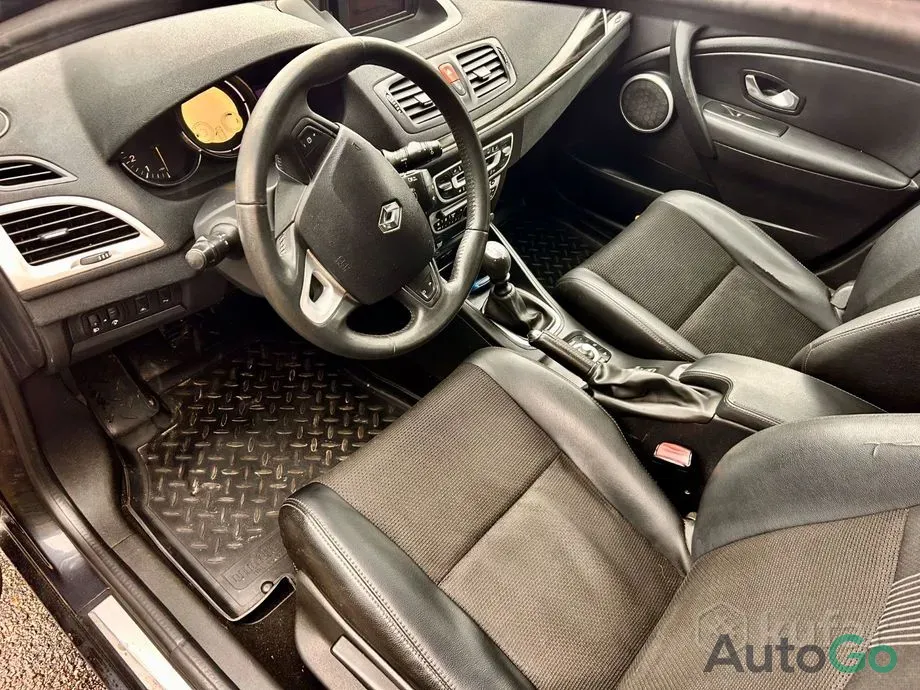 Продажа Renault Megane III, 2010 г., Глубокое Глубокое - изображение 2